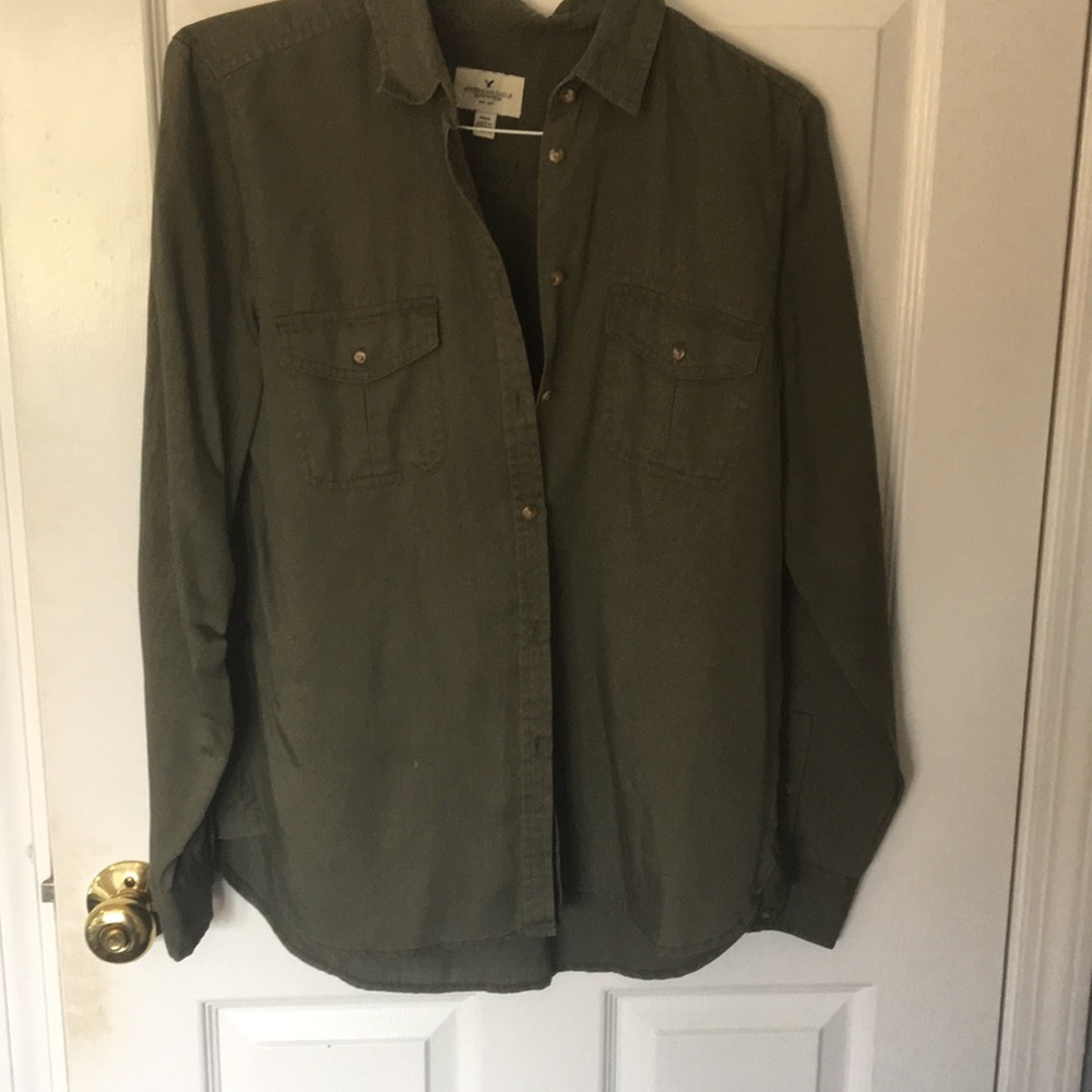 American Eagle Button Up